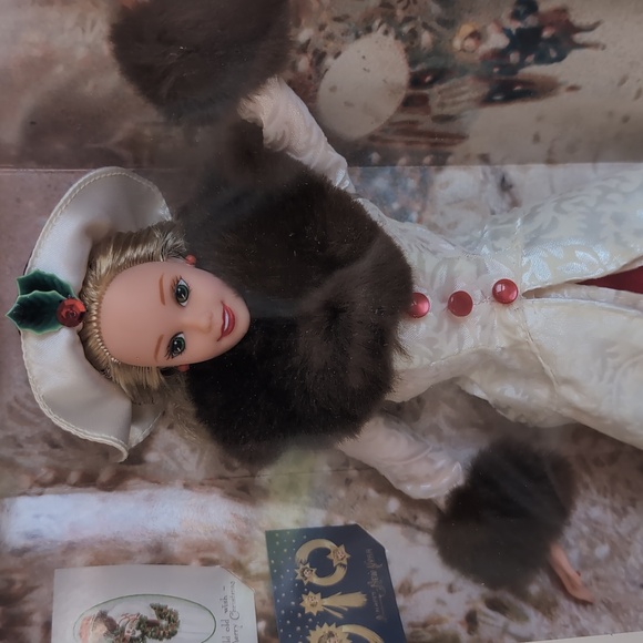 Barbie Other - 1995 Holiday Memories Barbie